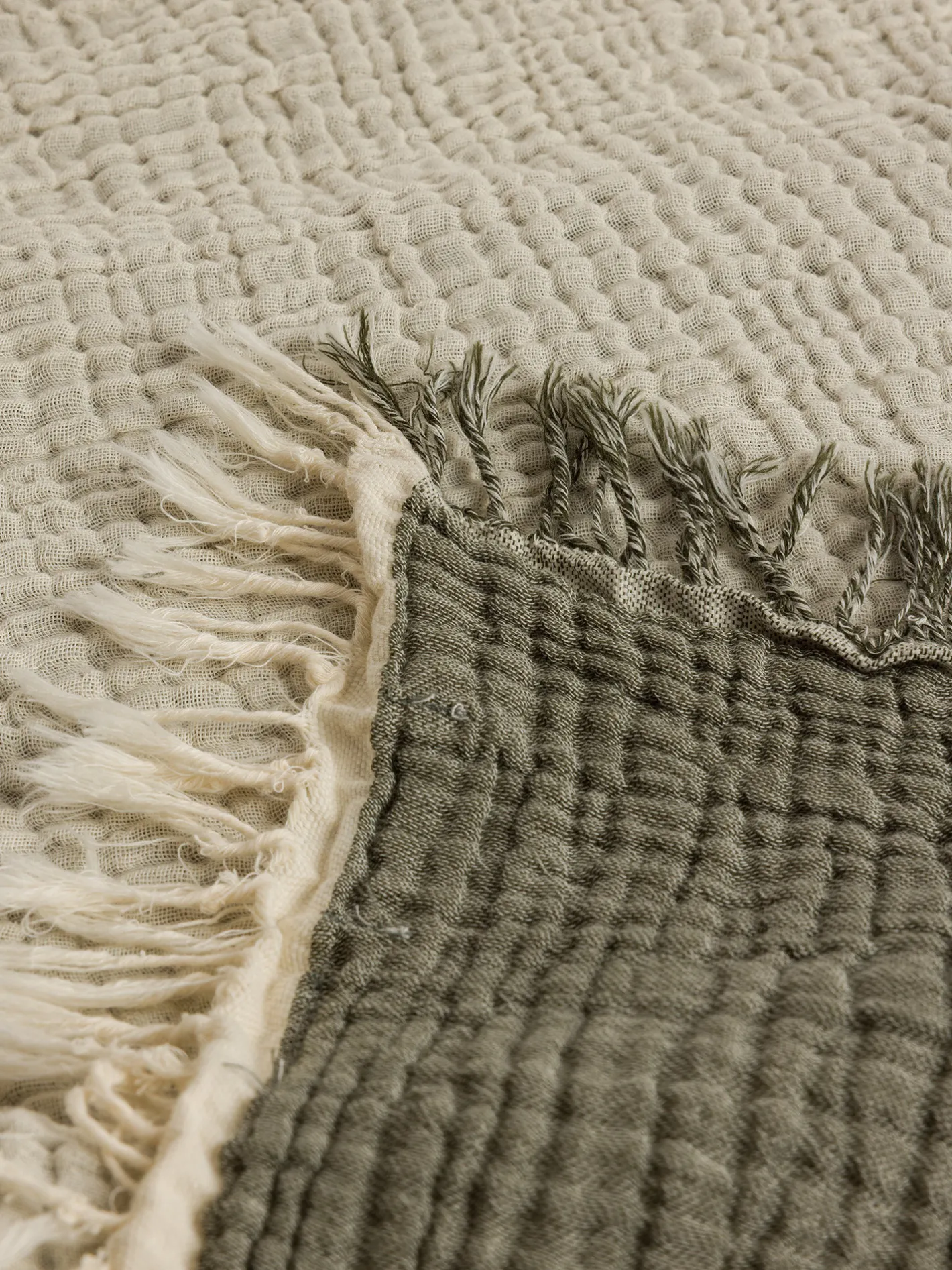 coincasa Arredo Soggiorno|Telo arredo in puro cotone con frange Verde