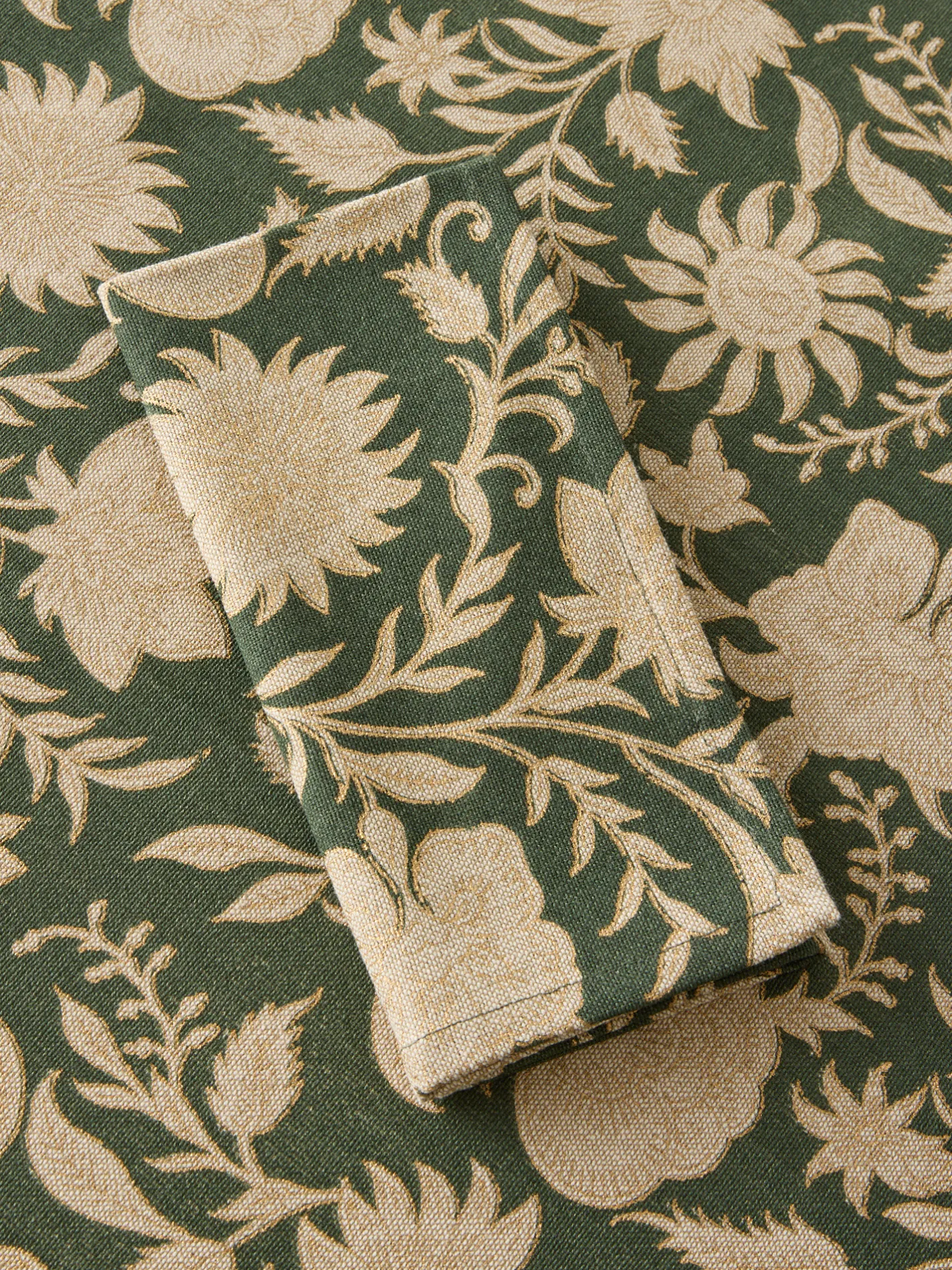 coincasa Tovaglie E Tovaglioli|Tovaglie E Runner Natalizi|Tovaglia in puro cotone con stampa manuale e dettagli d'oro Verde